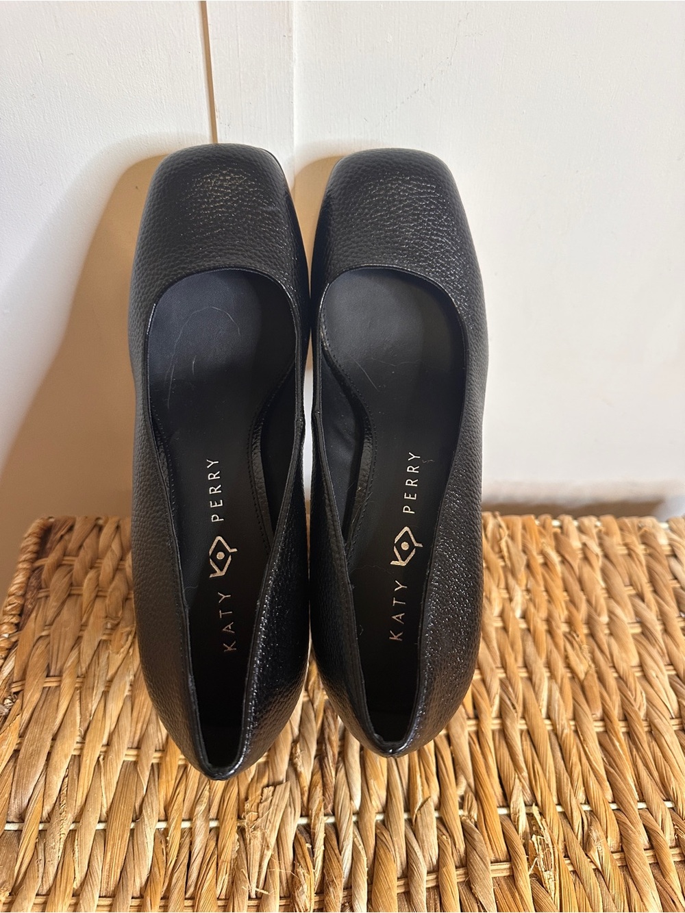 Katy Perry Collections Black Pebbled Leather Platform Pumps size 9.5 - Picture 7 of 10